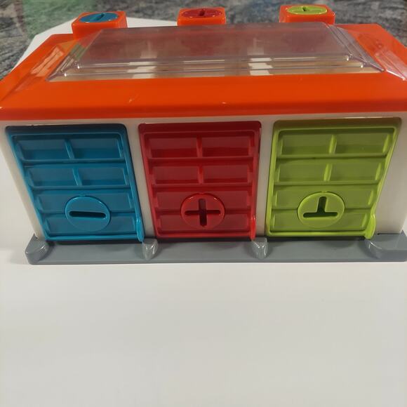 Battat 3 Car garge Color Sorting Playset Cause Effect matching - Picture 2 of 9